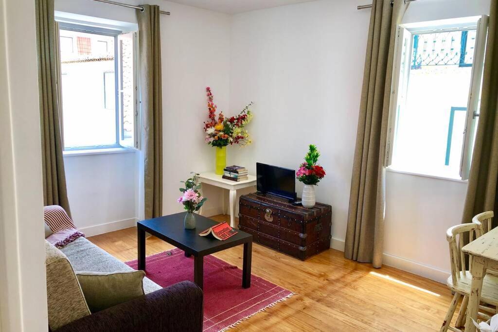 32 2 - Heart Of Private Apartment, Bairro Alto Lisbon