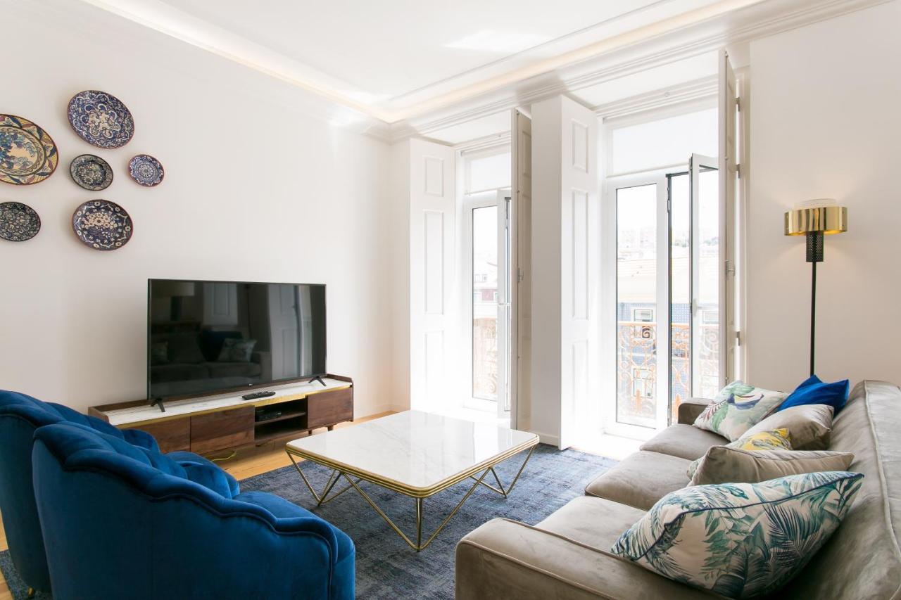 Apartamento Luxury Retreat! 2 Suites, Balcony & Views!! *