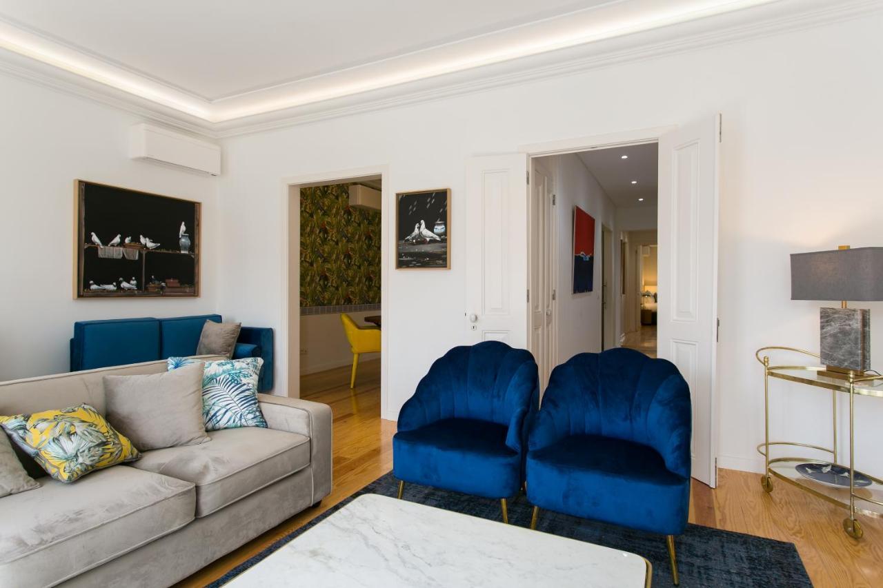 Apartamento Luxury Retreat! 2 Suites, Balcony & Views!! Lisboa