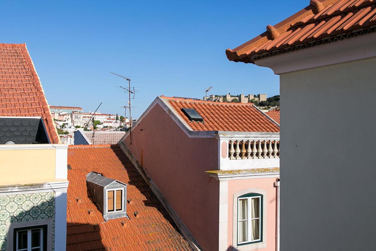 Amália Near Rossio Square