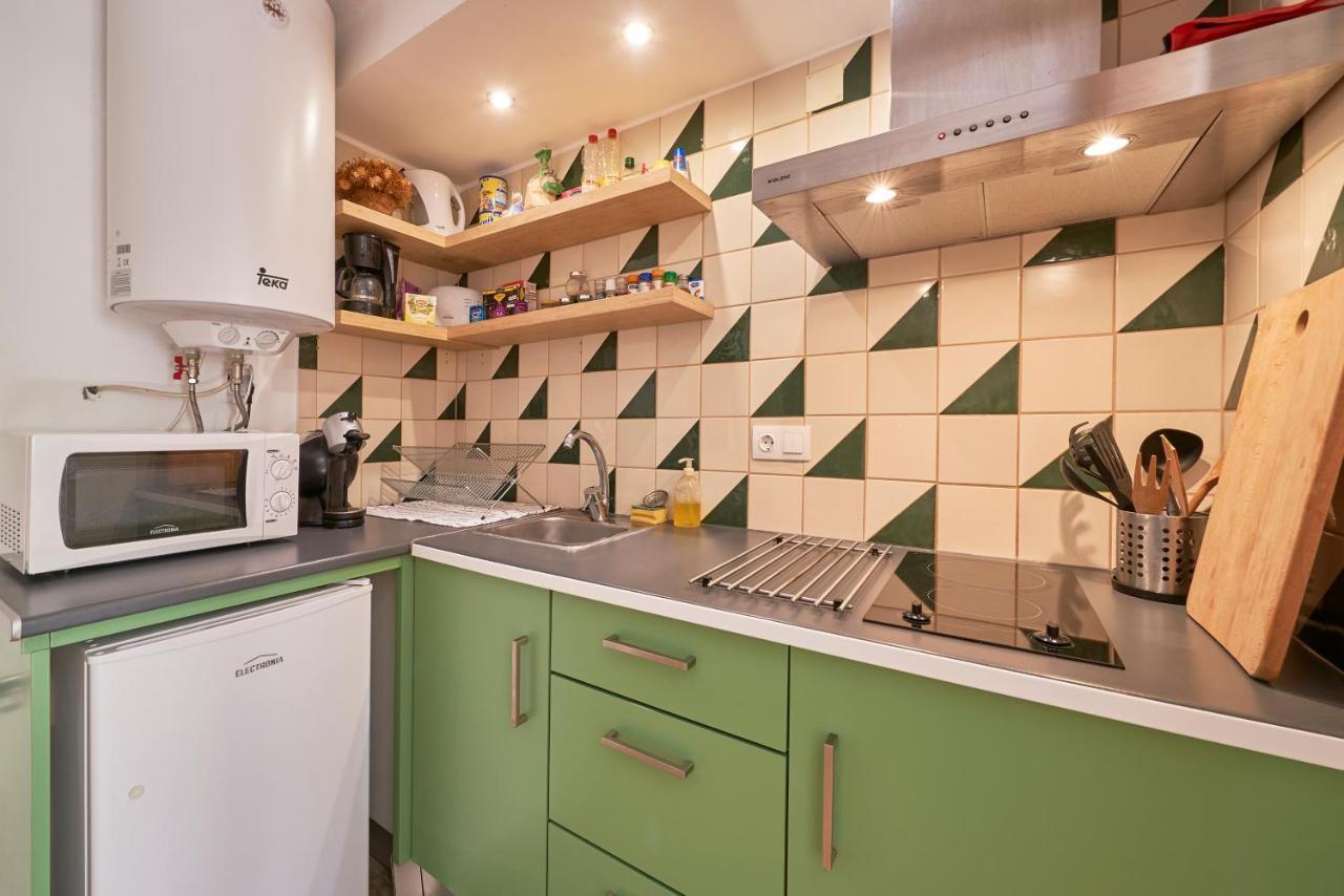 Meet | Your In | Centre Apartment