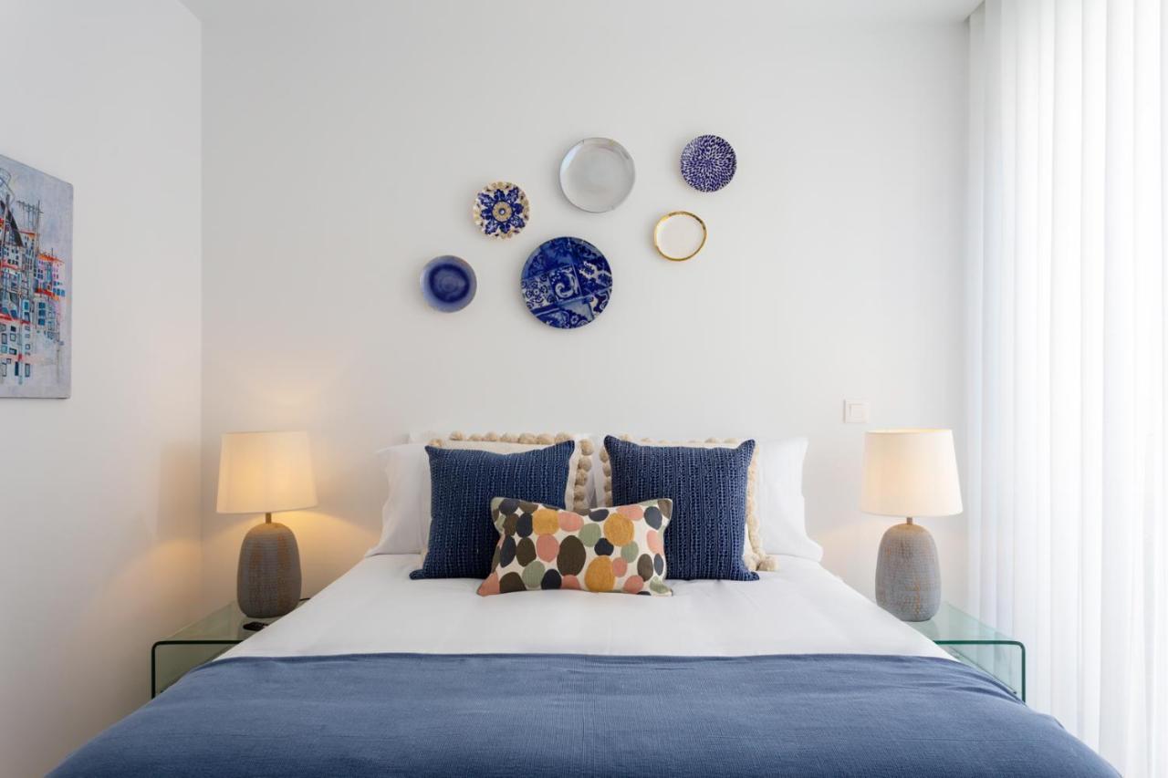 Stupendo- Two Rooms, Patio With Refreshing Pond-center-air Conditioning-free Park Apartamento Lisboa