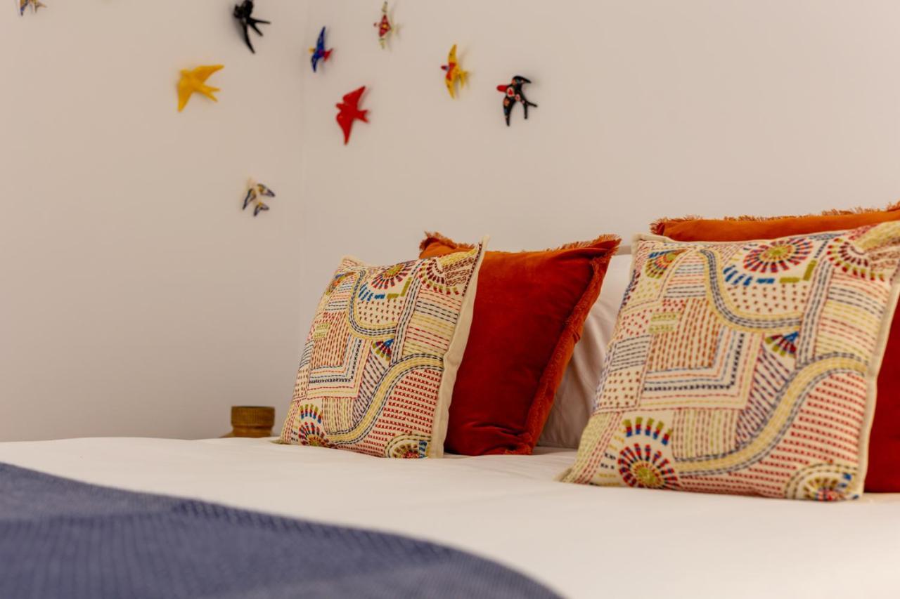 Stupendo- Two Rooms, Patio With Refreshing Pond-center-air Conditioning-free Park * Lisboa
