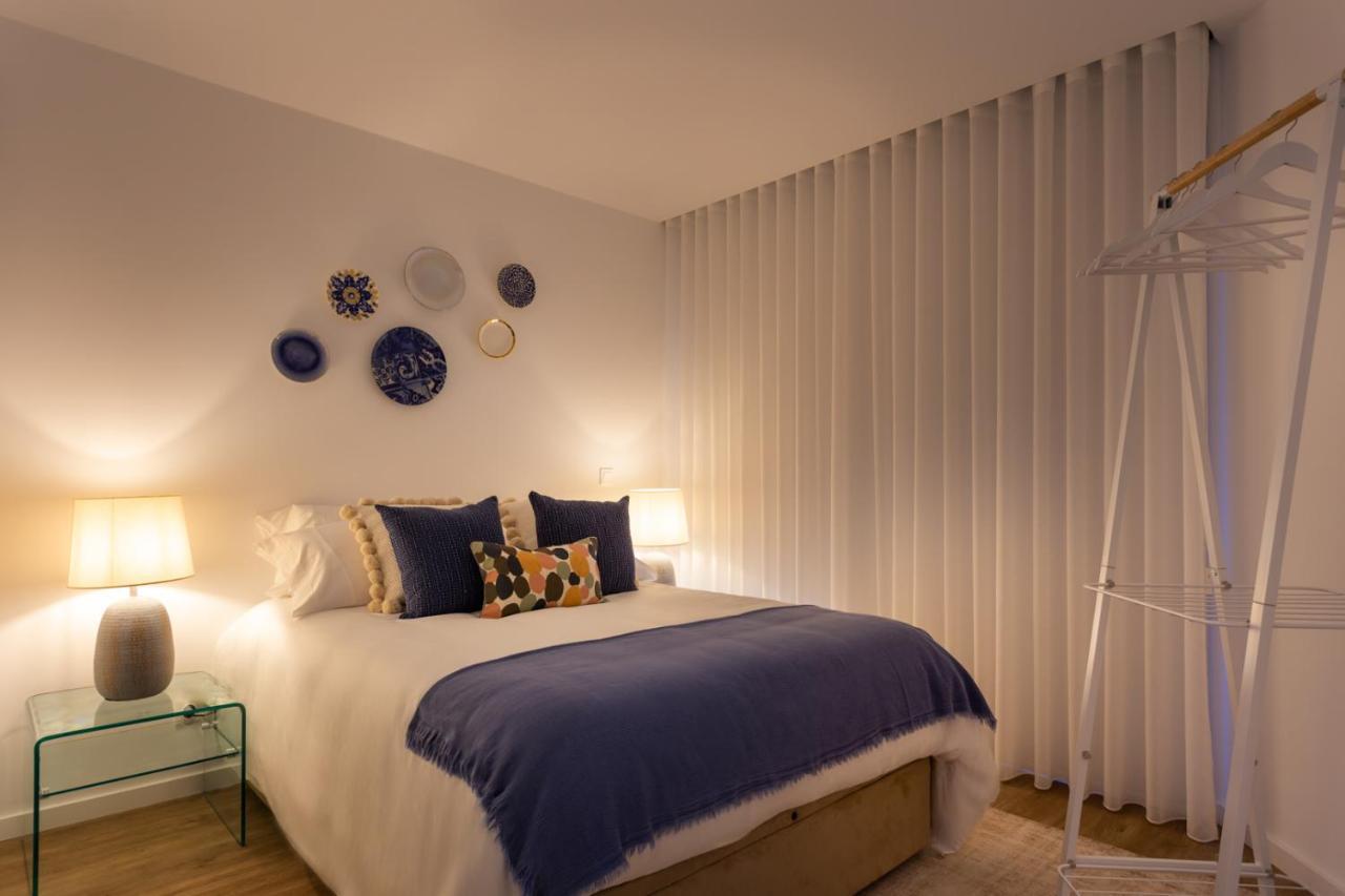 Stupendo- Two Rooms, Patio With Refreshing Pond-center-air Conditioning-free Park Apartamento