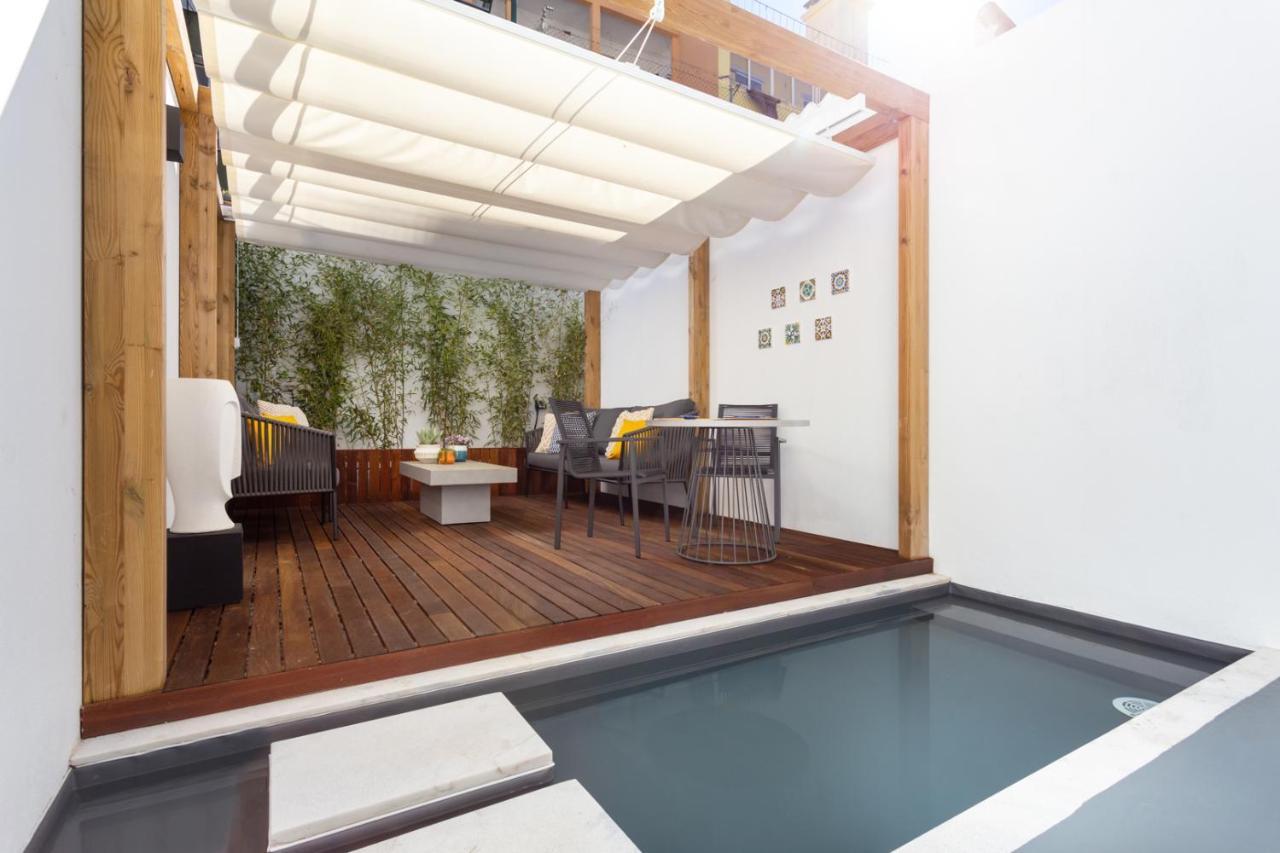 Stupendo- Two Rooms, Patio With Refreshing Pond-center-air Conditioning-free Park *