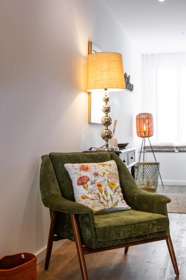 Apartamento Stupendo- Two Rooms, Patio With Refreshing Pond-center-air Conditioning-free Park *