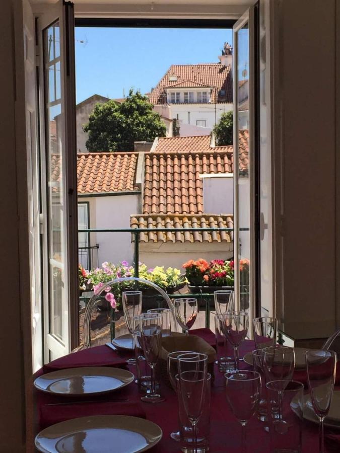 Alfama Delight Panoramic River And Historic Views 3 Bedrooms And 2 Bathrooms Ac 18th Century Building Lisboa