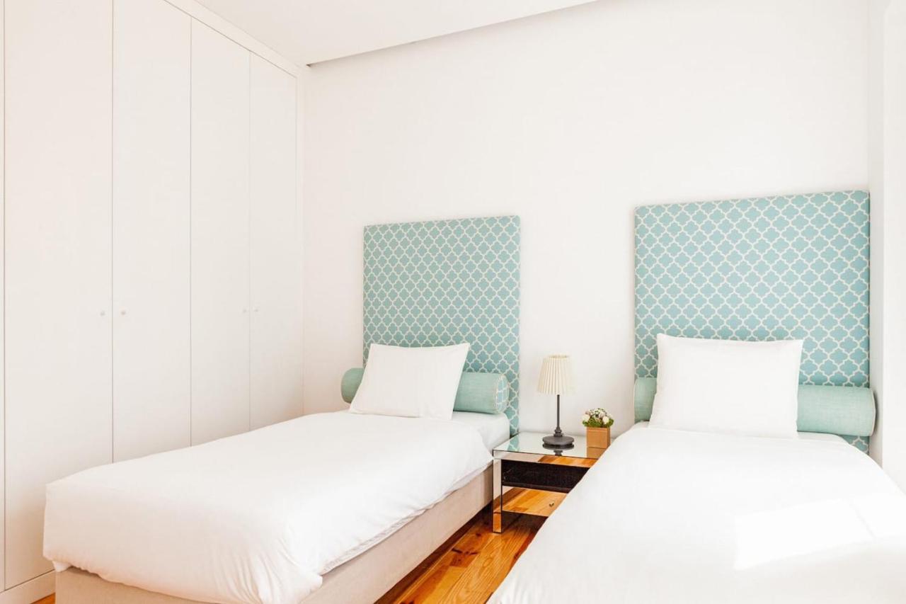Alfama Delight Panoramic River And Historic Views 3 Bedrooms And 2 Bathrooms Ac 18th Century Building Apartamento *