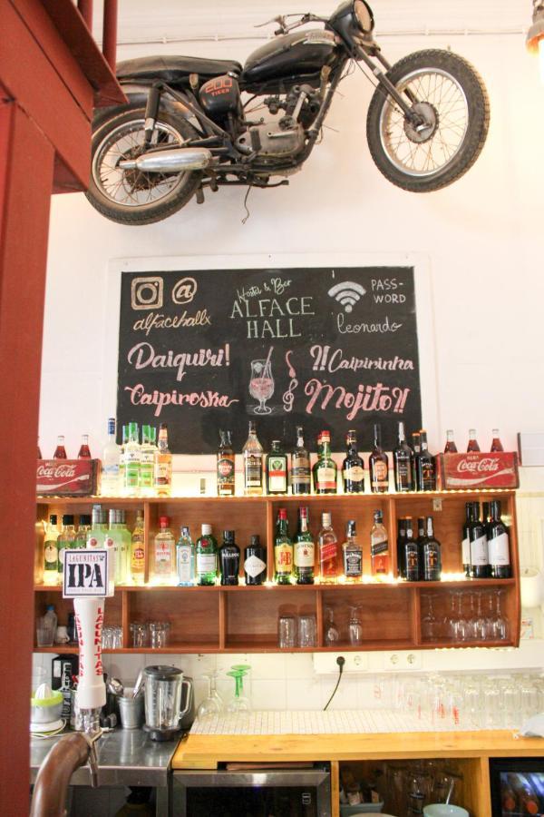 Hostal Alface Hall & Bar *