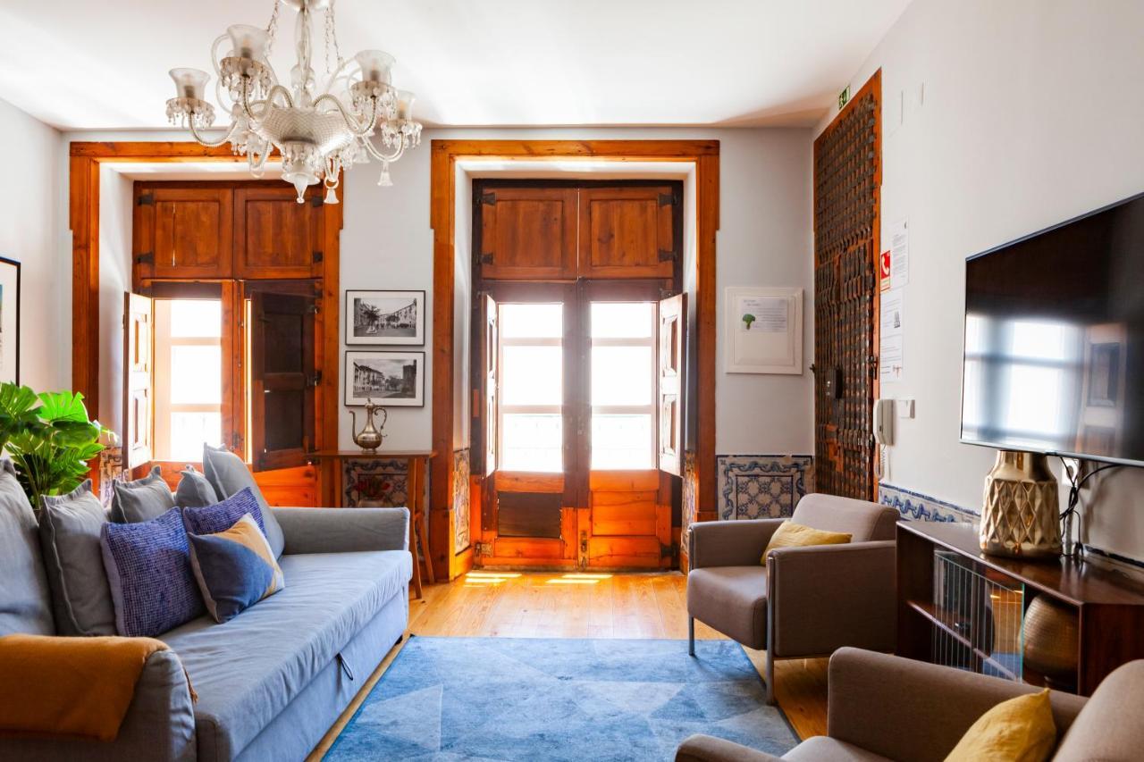 Alfama Terrace With Authentic Xviii Tiles And Historic Notes 3 Bedrooms & 2 Bathrooms Ac Apartamento Lisboa