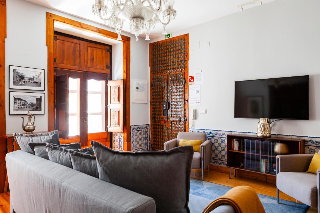 Alfama Terrace With Authentic Xviii Tiles And Historic Notes 3 Bedrooms & 2 Bathrooms Ac Apartamento *