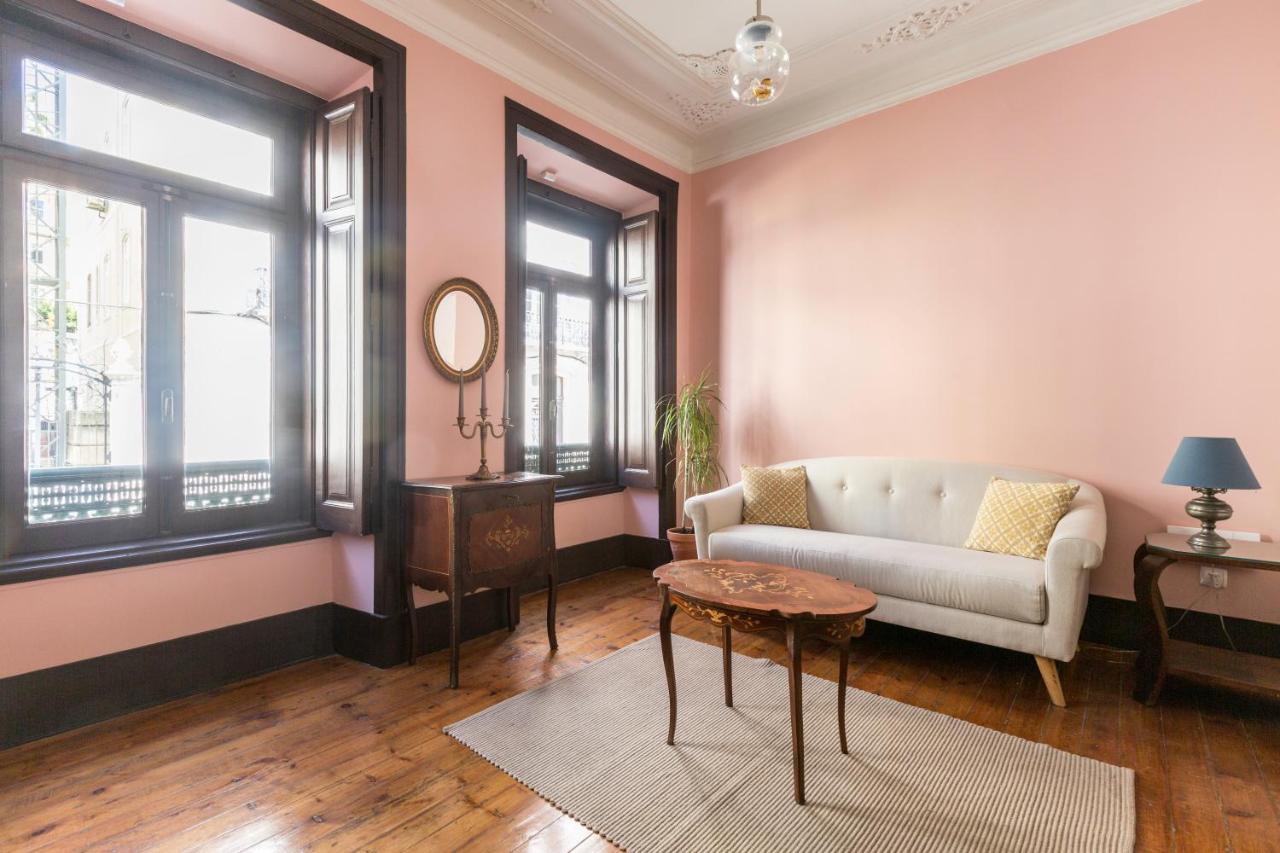 Charming In A 19th Century Building Lisboa