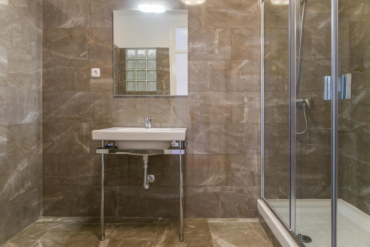 Spacious&bright 2 Bedroom Apartment, Historical Center, Madragoa