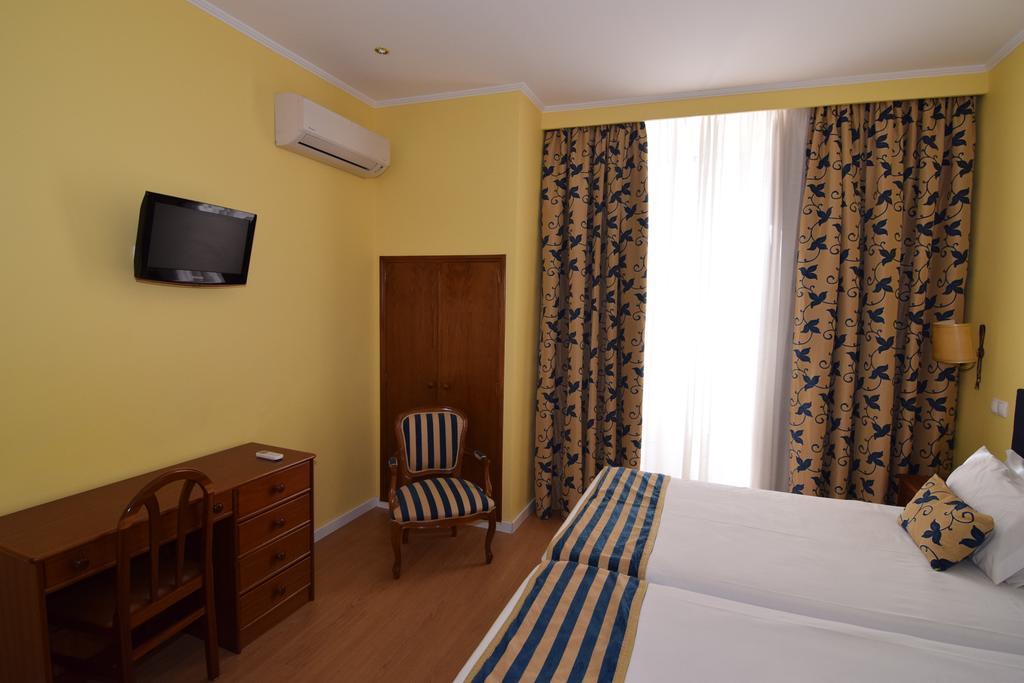 Guest house Pensao Flor Da Baixa 2*