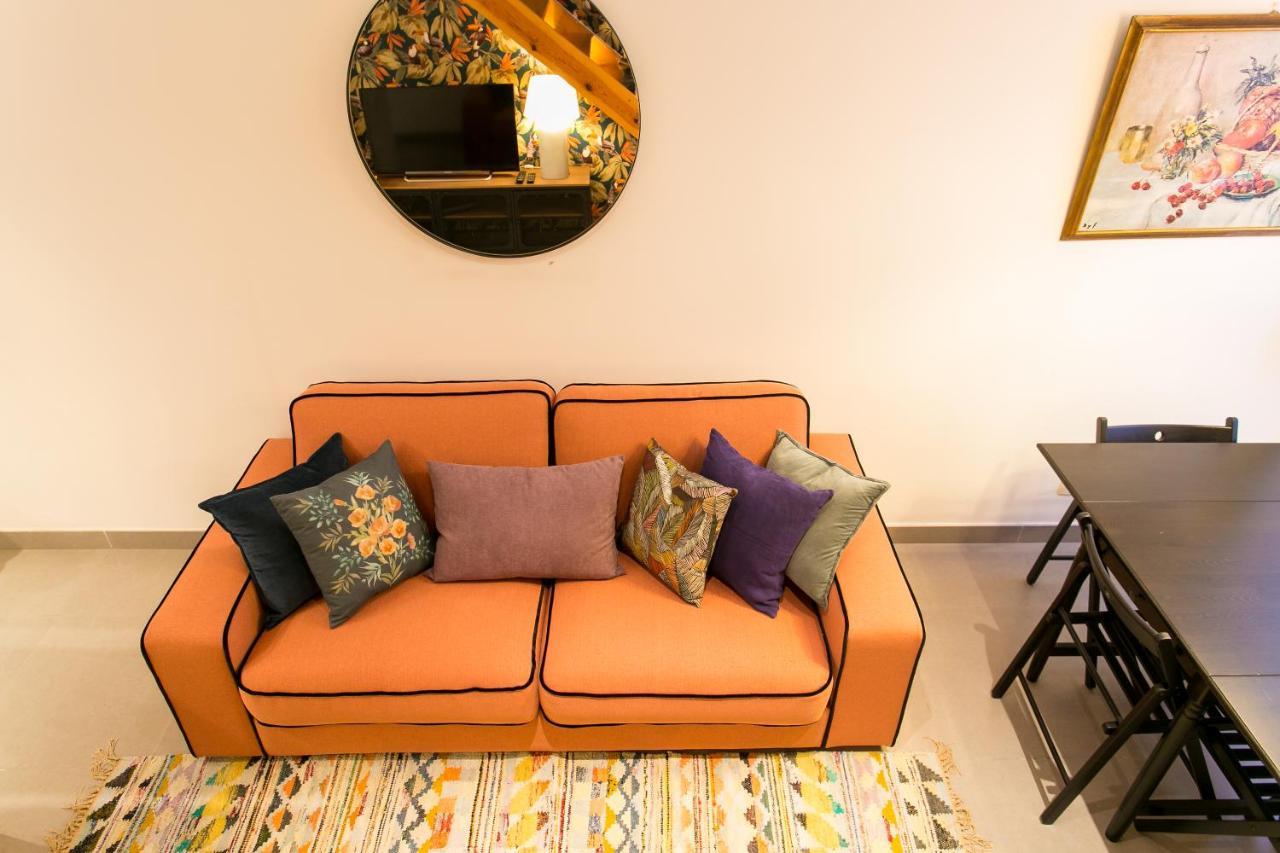 Beautiful House With Patio In Heart! * Lisboa