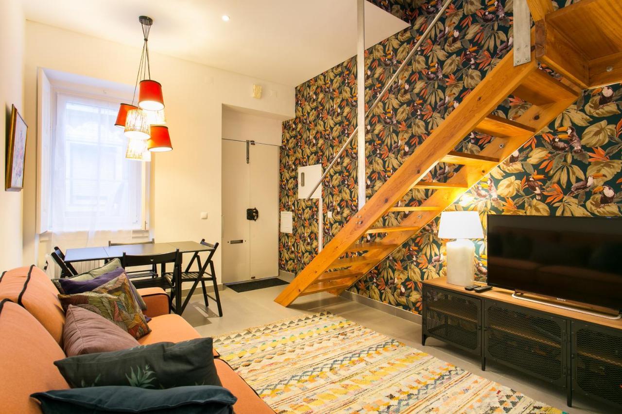 Beautiful House With Patio In Heart! Lisboa