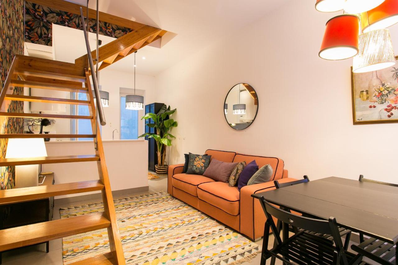 Beautiful House With Patio In Heart! Lisboa