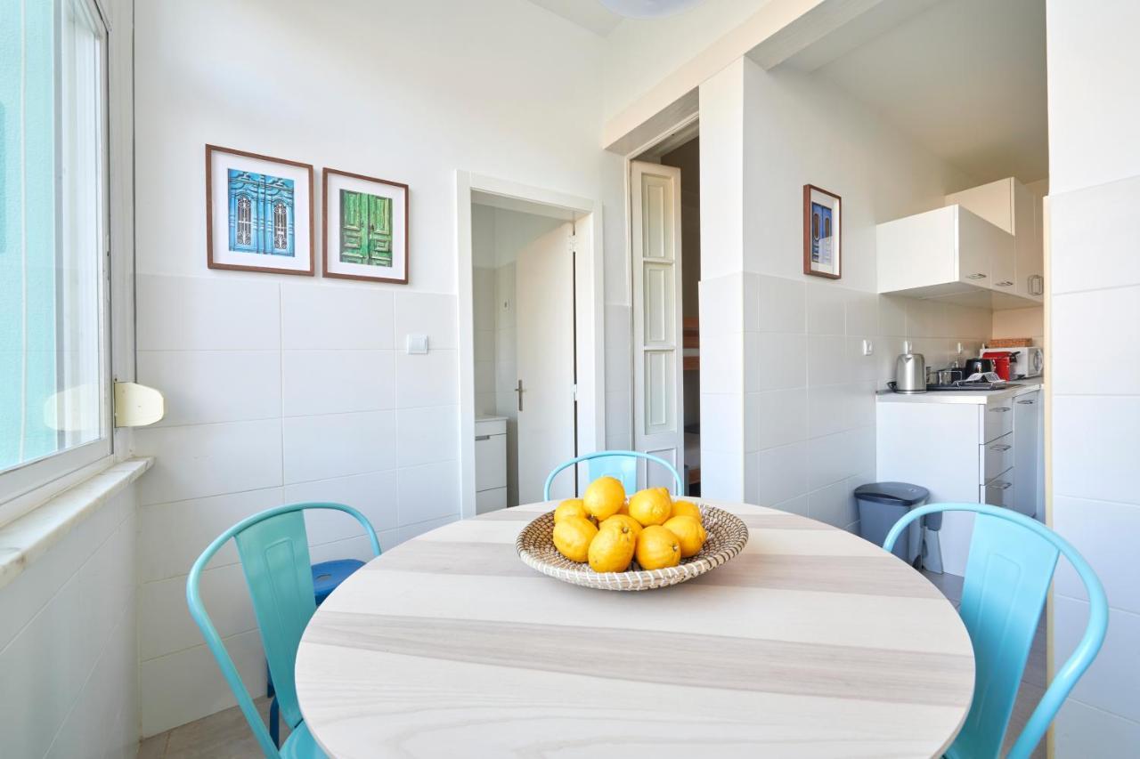 Quiet&central 2br Apt, By Timecooler Apartamento