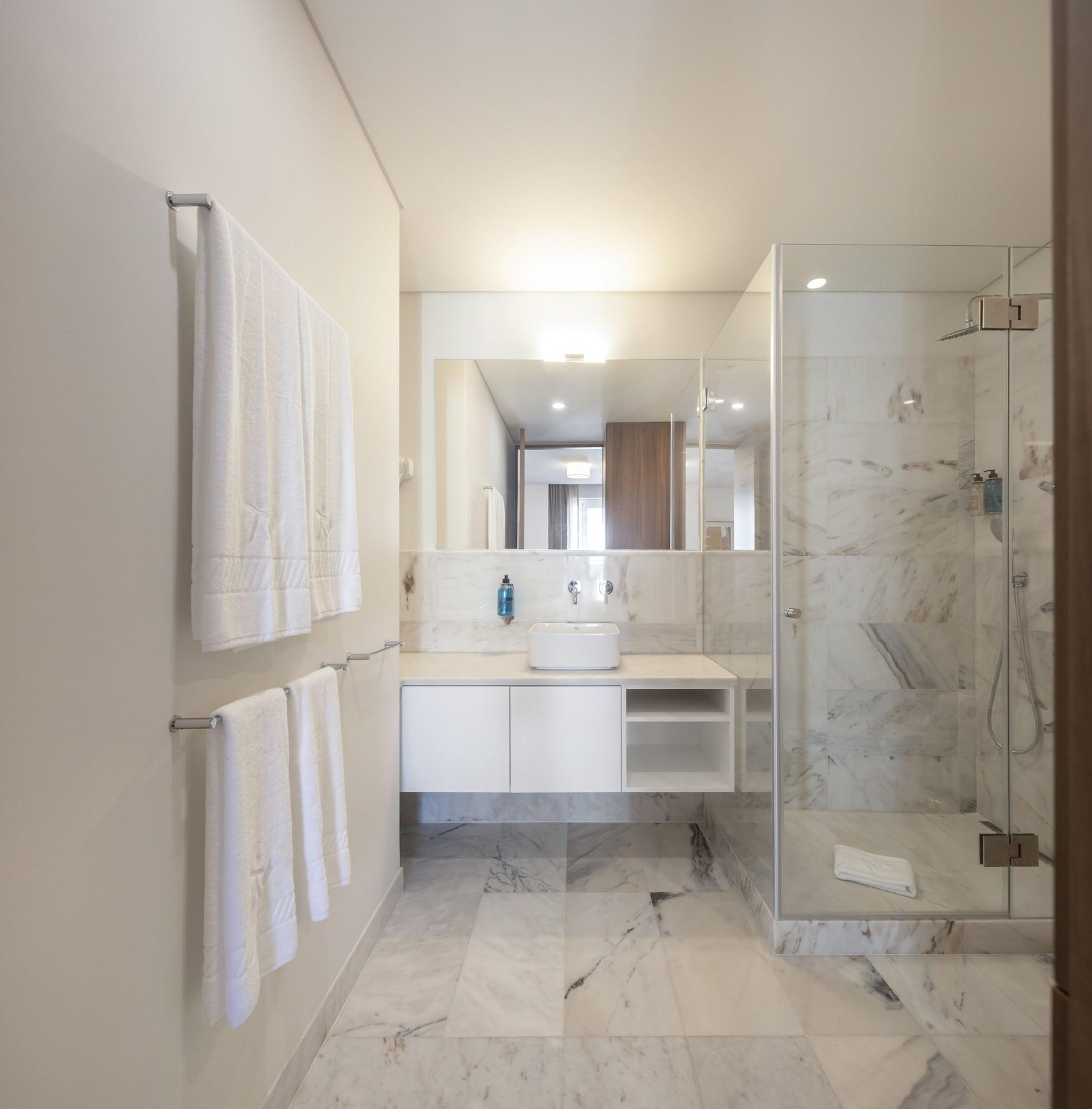 Serviced - Avenida Apartment