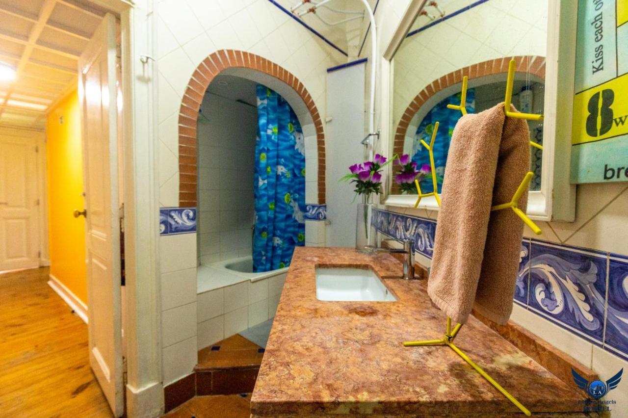 Angels Hostal *
