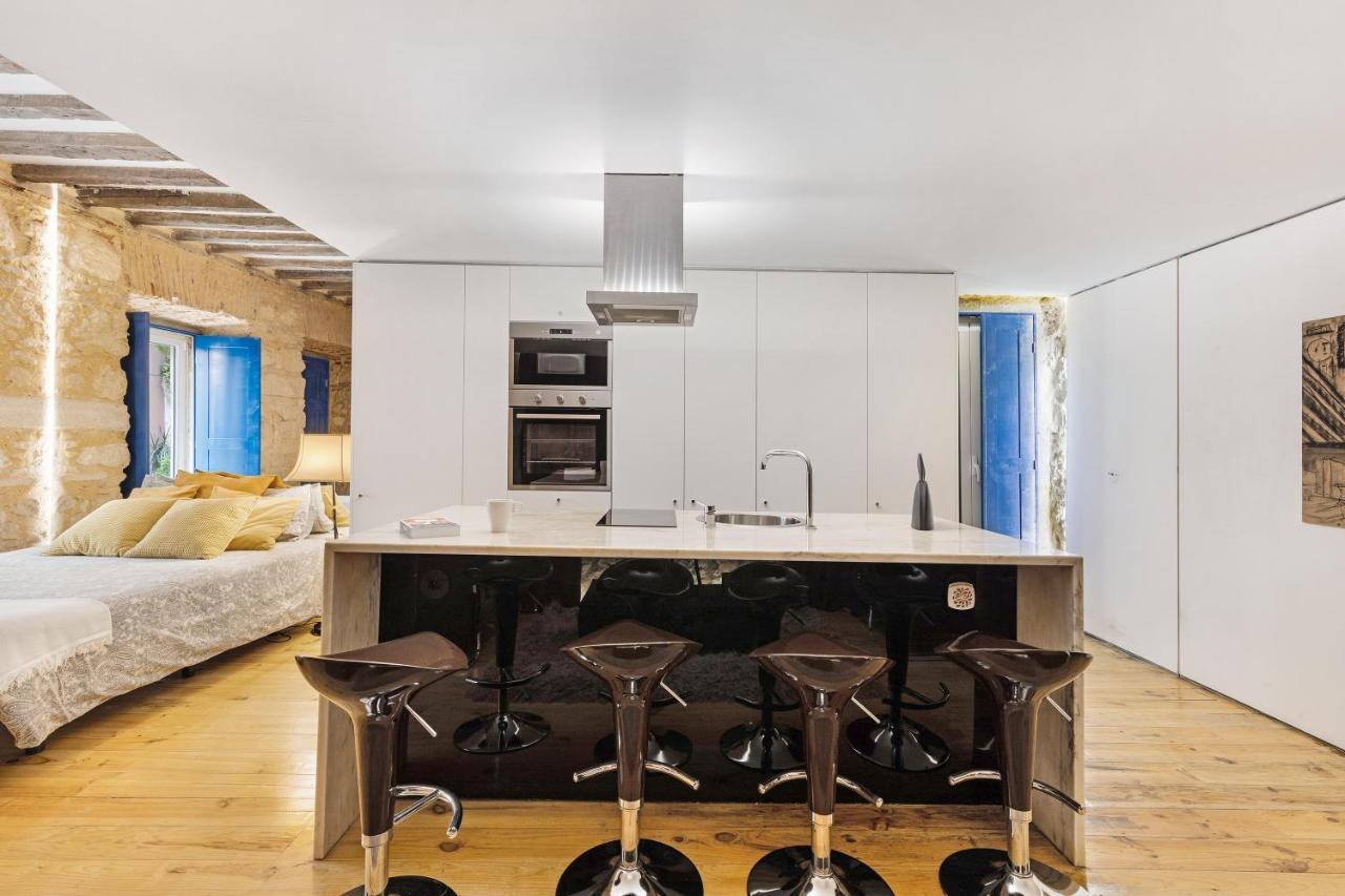 Street Loft Apartment *