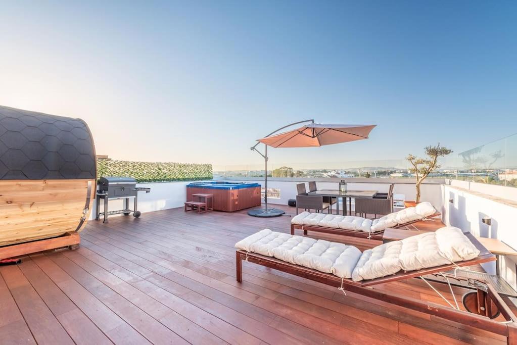 Sunny Private Rooftop Sauna & Hot Tub By Bentobox Apartamento Lisboa
