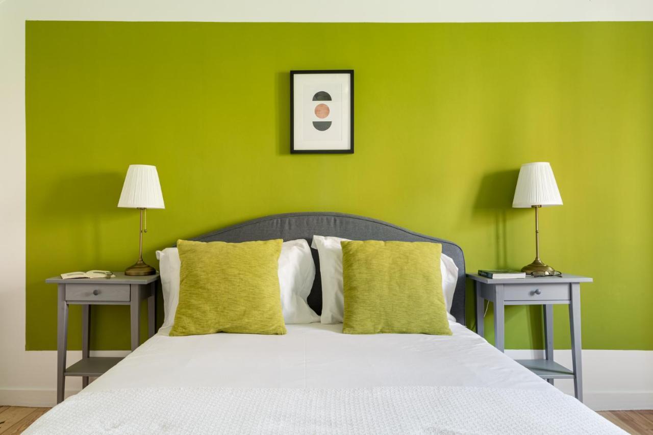 Joivy Stylish 2-bed Apt With Balcony In Lapa, 5mins To National Museum Of Ancient Art Apartamento Lisboa