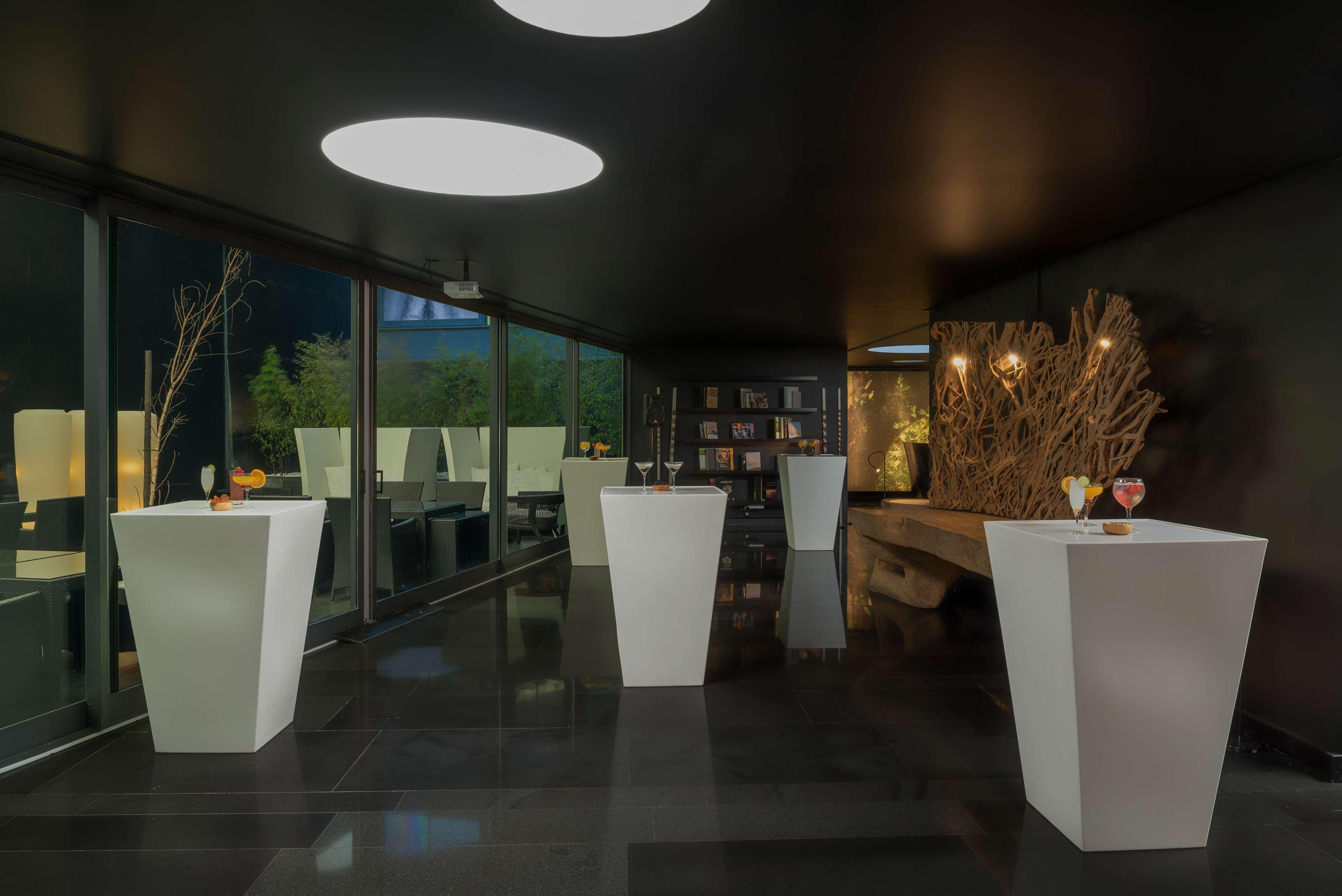 Hotel Doubletree By Hilton Fontana Park 4*