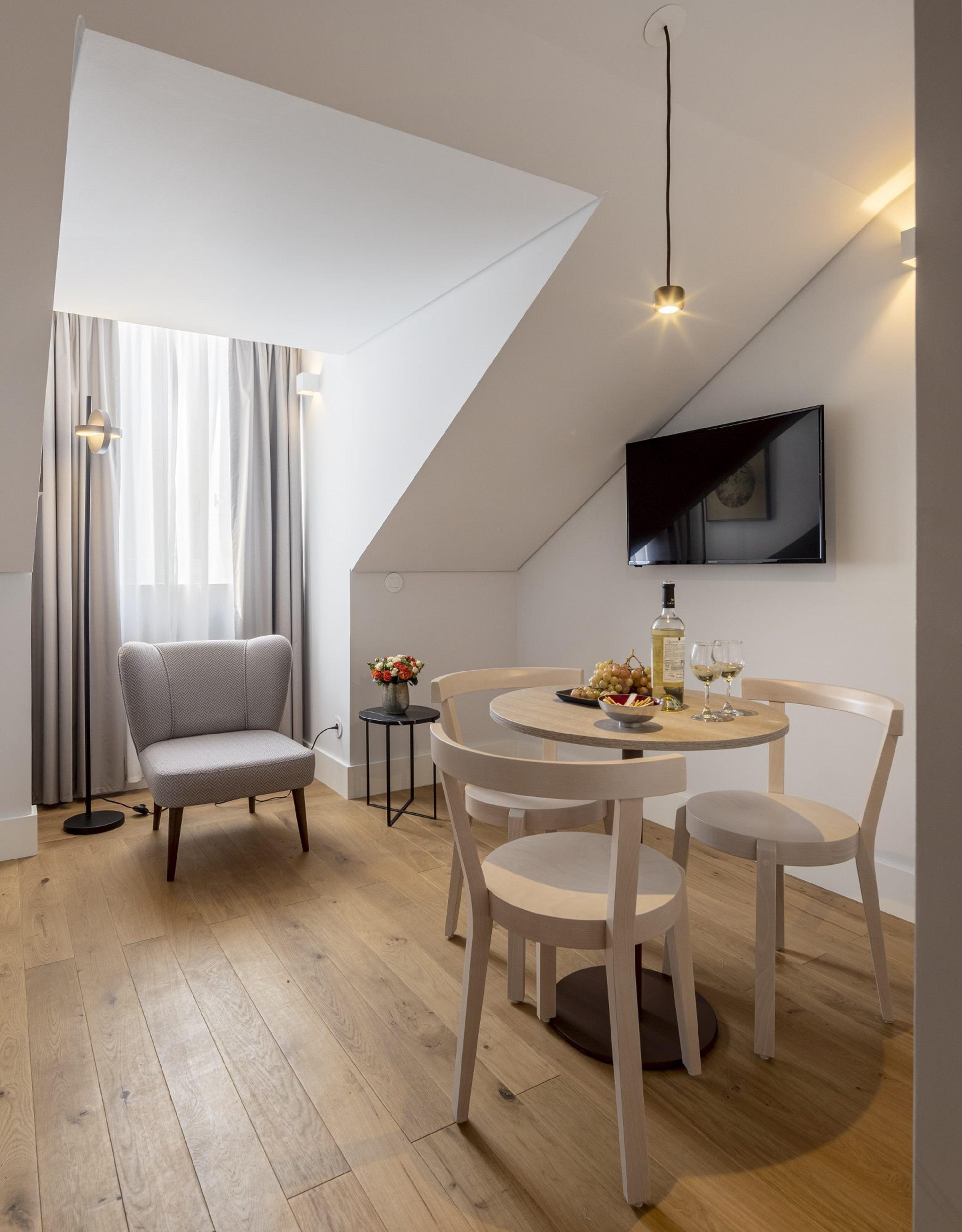Serviced - Madalena * Lisboa