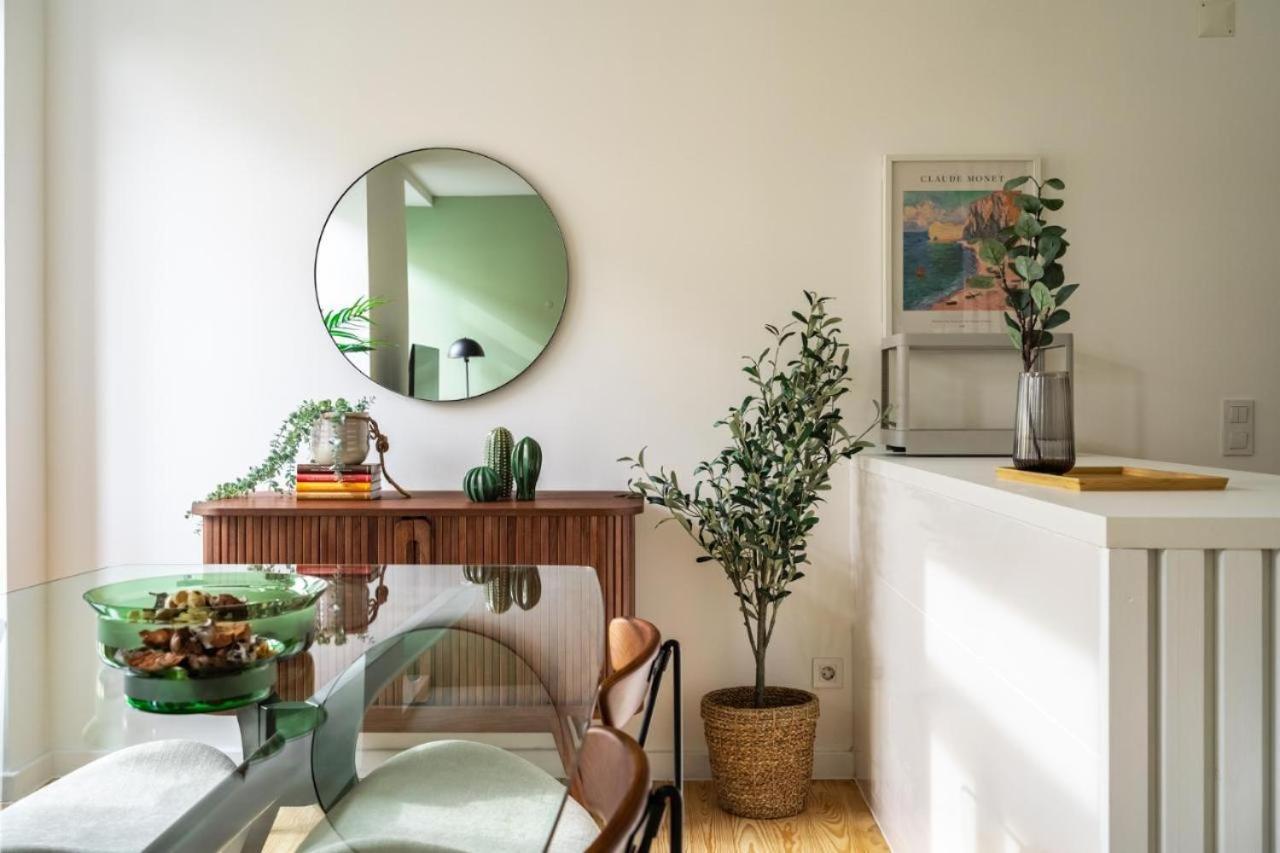 Whome Chic 2-bed Near Santos & Alcantara Perfect For Families & Couples Apartment Lisbon