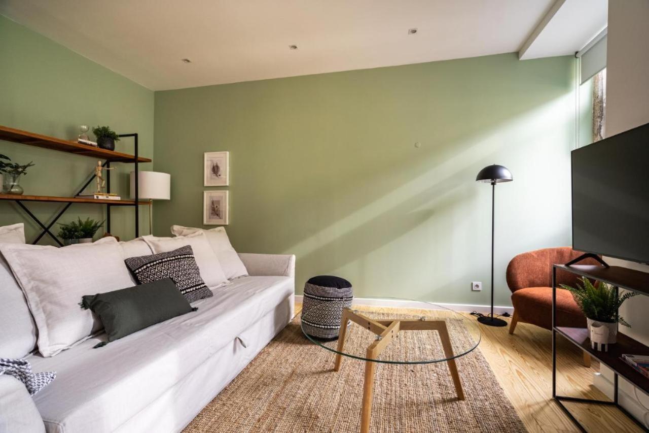 Apartment Whome Chic 2-bed Near Santos & Alcantara Perfect For Families & Couples