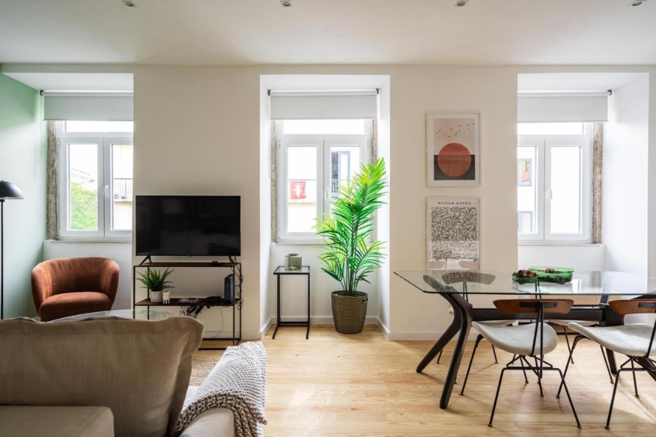 Whome Chic 2-bed Near Santos & Alcantara Perfect For Families & Couples Apartment