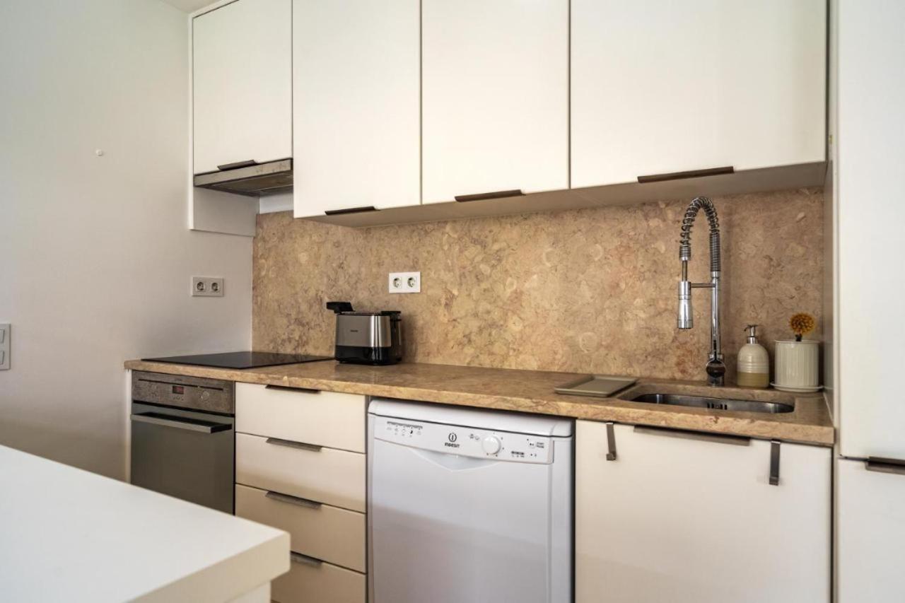 Whome Chic 2-bed Near Santos & Alcantara Perfect For Families & Couples Apartment