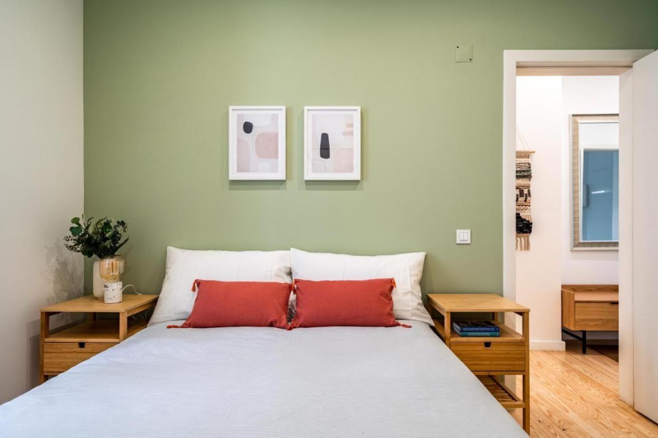 Whome Chic 2-bed Near Santos & Alcantara Perfect For Families & Couples * Lisbon