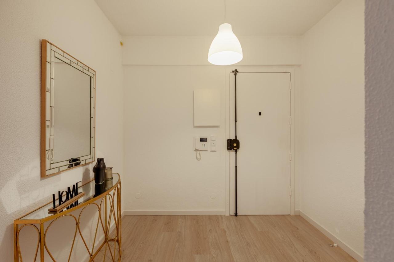 Elegant 3 Bedroom - Centre - Garage - Metro