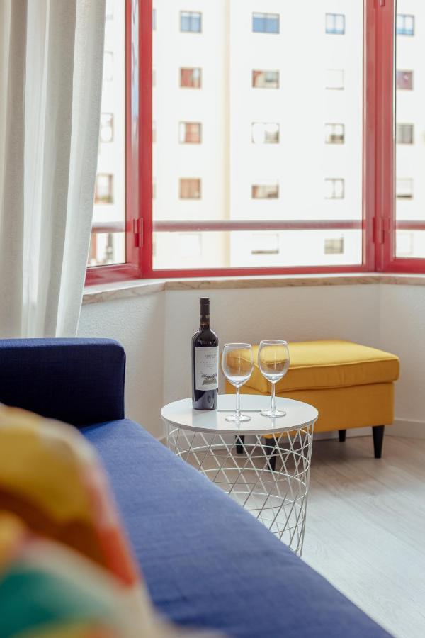 Elegant 3 Bedroom - Centre - Garage - Metro