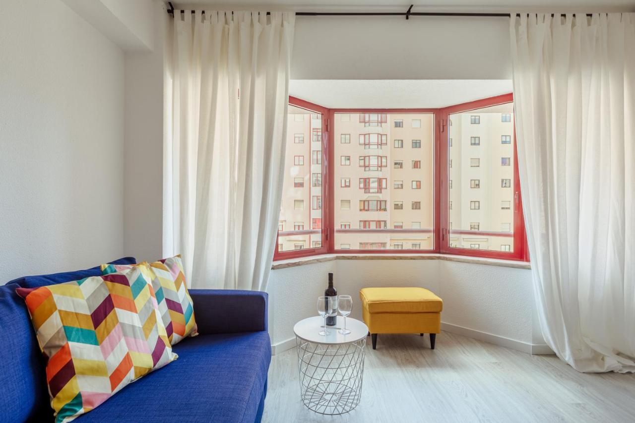 Elegant 3 Bedroom - Centre - Garage - Metro *
