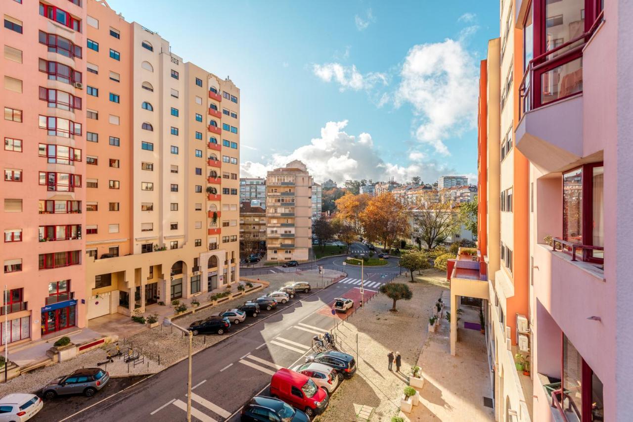Elegant 3 Bedroom - Centre - Garage - Metro Apartamento *