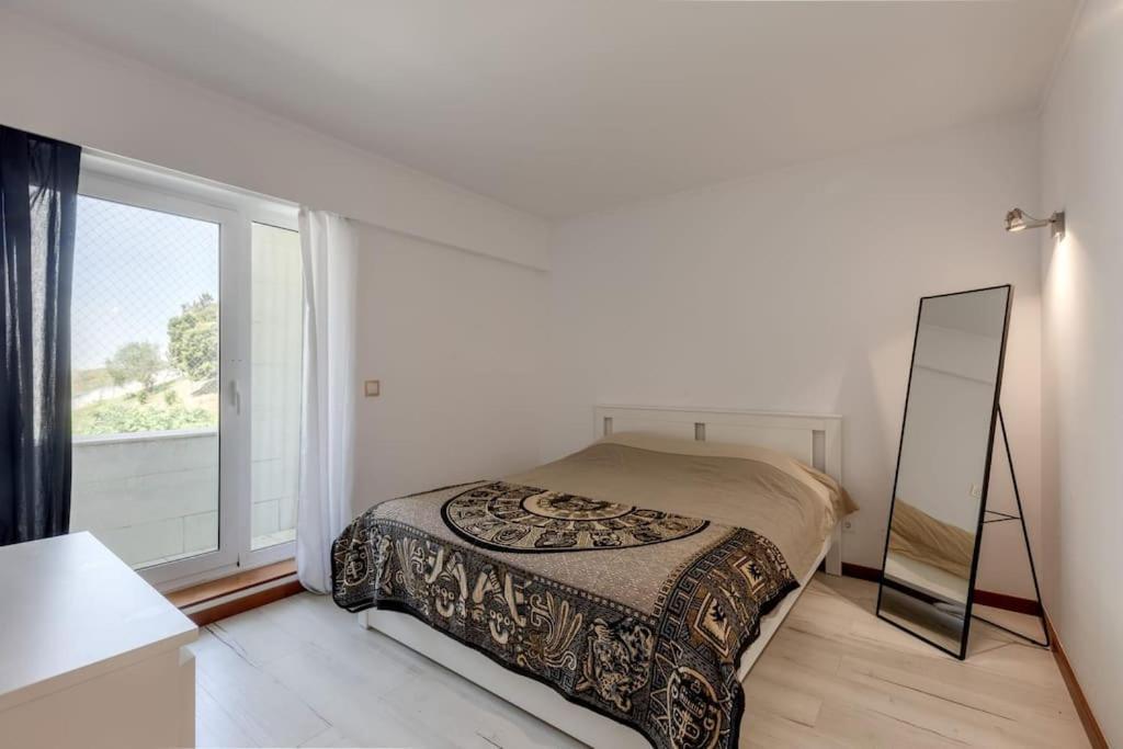 Spacious 3-bedroom In Apartamento Lisboa