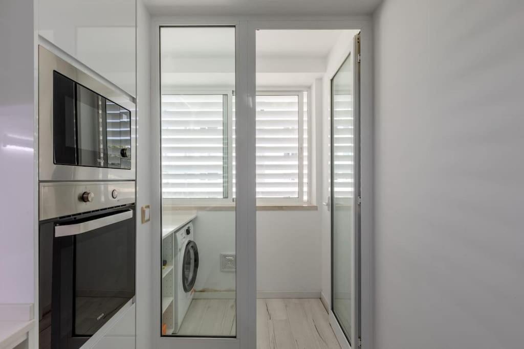 Spacious 3-bedroom In Apartamento Lisboa
