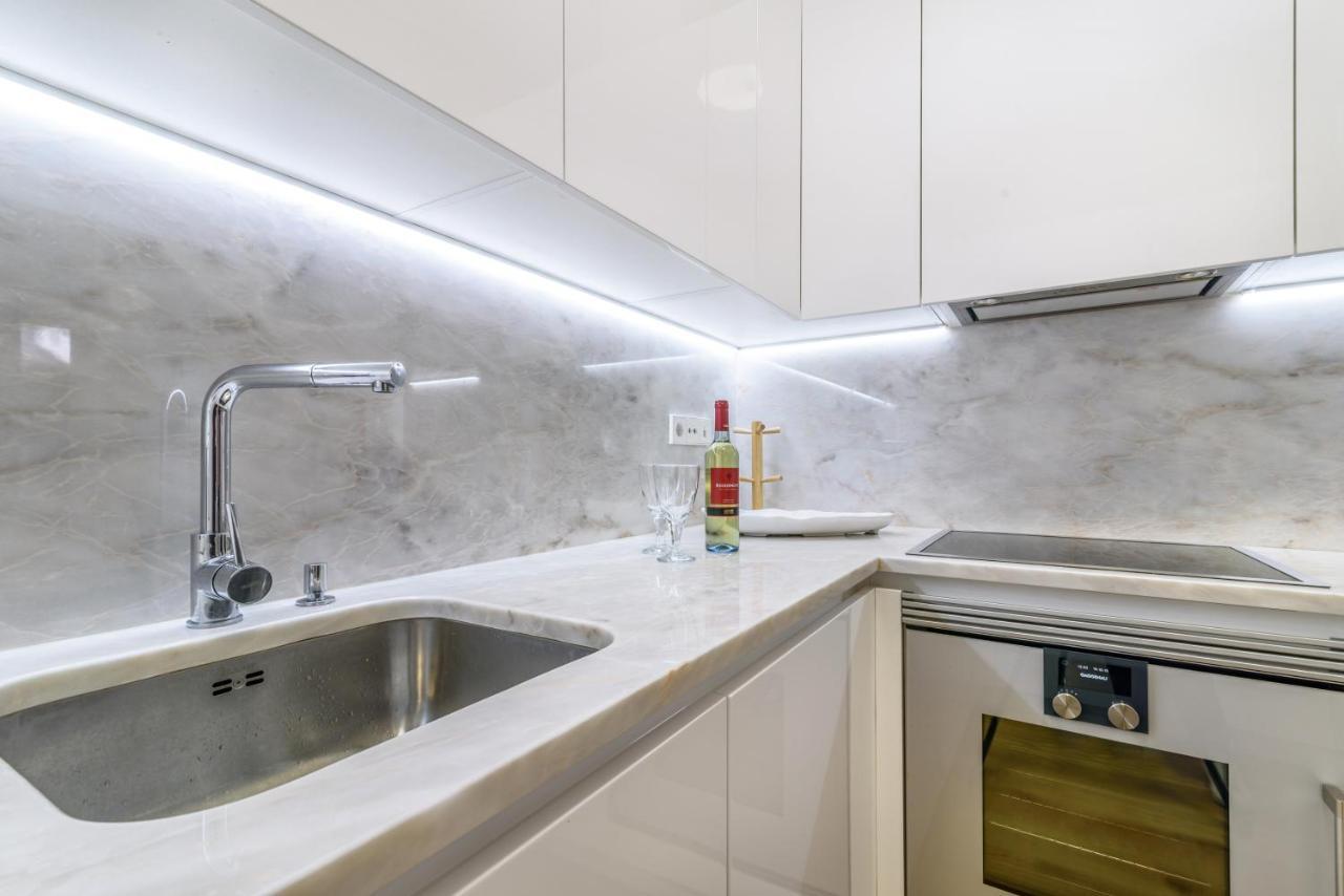 Modern Flat In Downtown By Lovelystay Lisbon