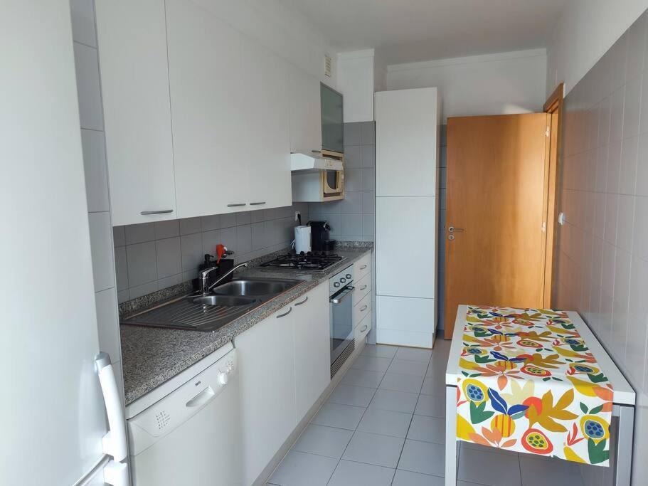 Apartamento Near Airport & Citycenter Free Parking *