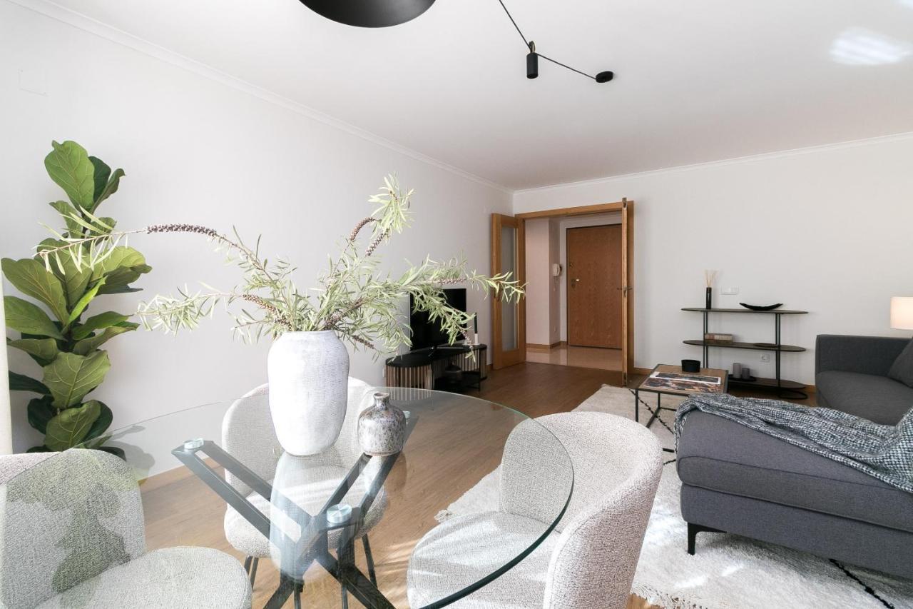 Premium Flat In Upscale Area, Balcony, Parking * Lisboa