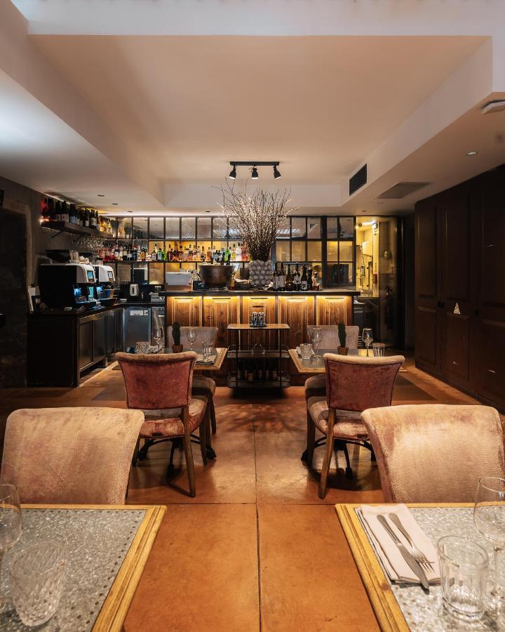 Almalusa Baixa/chiado Pensión 4*