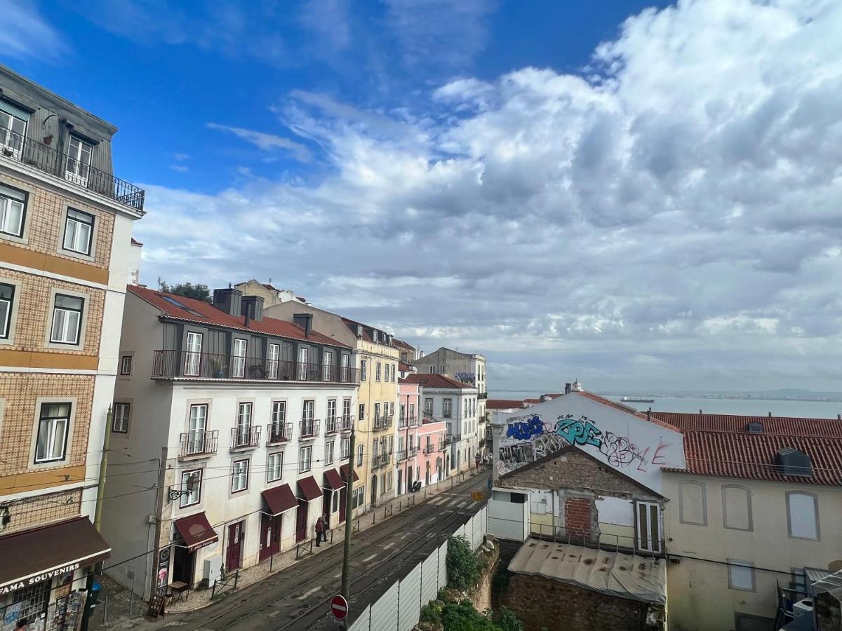 Discover Lisbons History - Stylish In Alfama