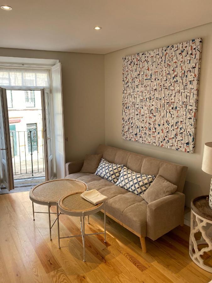 Discover Lisbons History - Stylish In Alfama Lisboa