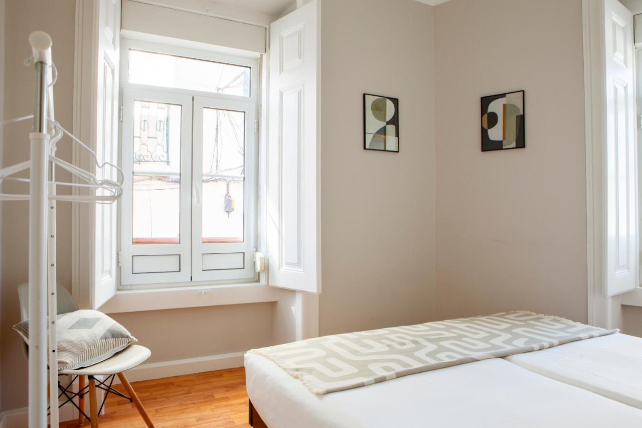 Alfama Graca District Typical & Bright , 3 Bedroom With Ac 1st Floor * Lisboa
