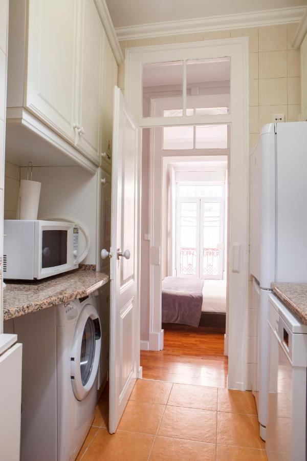Alfama Graca District Typical & Bright , 3 Bedroom With Ac 1st Floor Lisboa