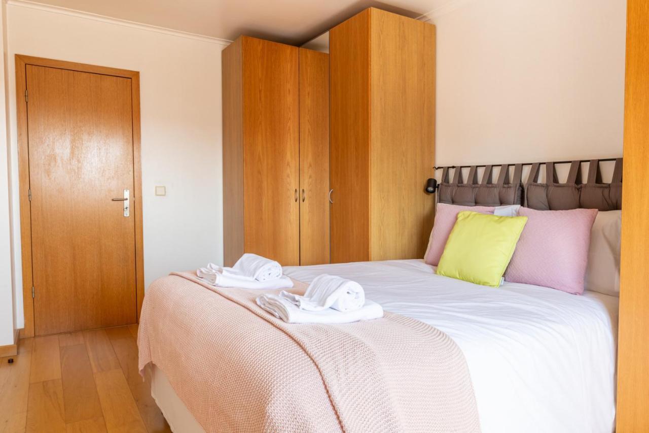 Apartamento One Bedroom With Stunning River Views And Private Rooftop! Lisboa