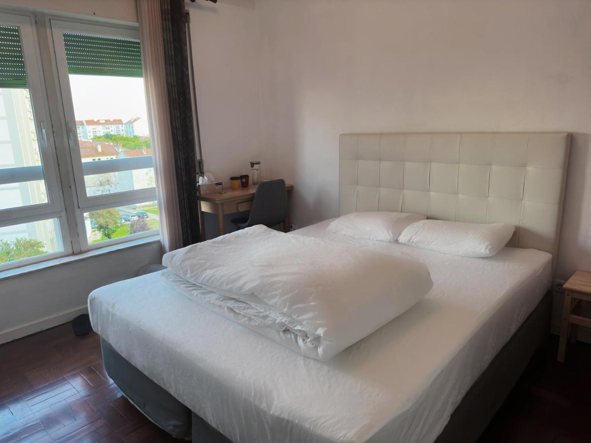 Quarto em Acomodações Particulares Cozy Near Metro & Airport *